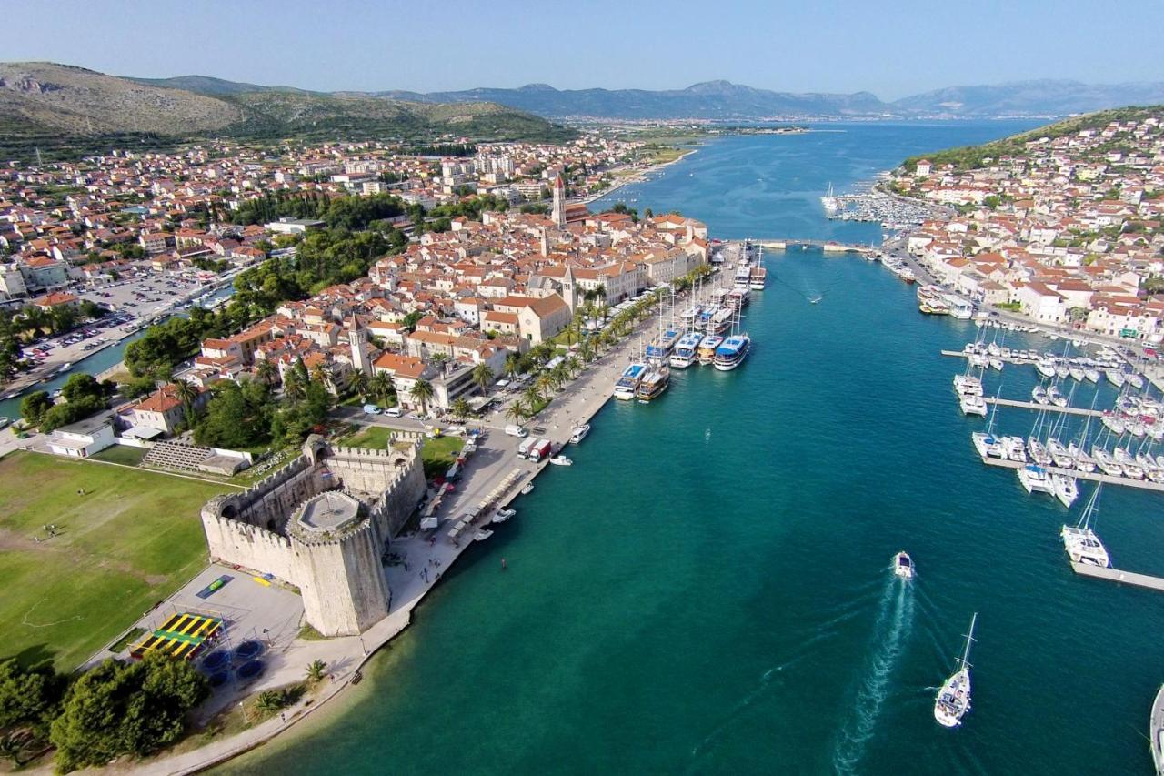 Apartments By The Sea Trogir - 15011 外观 照片