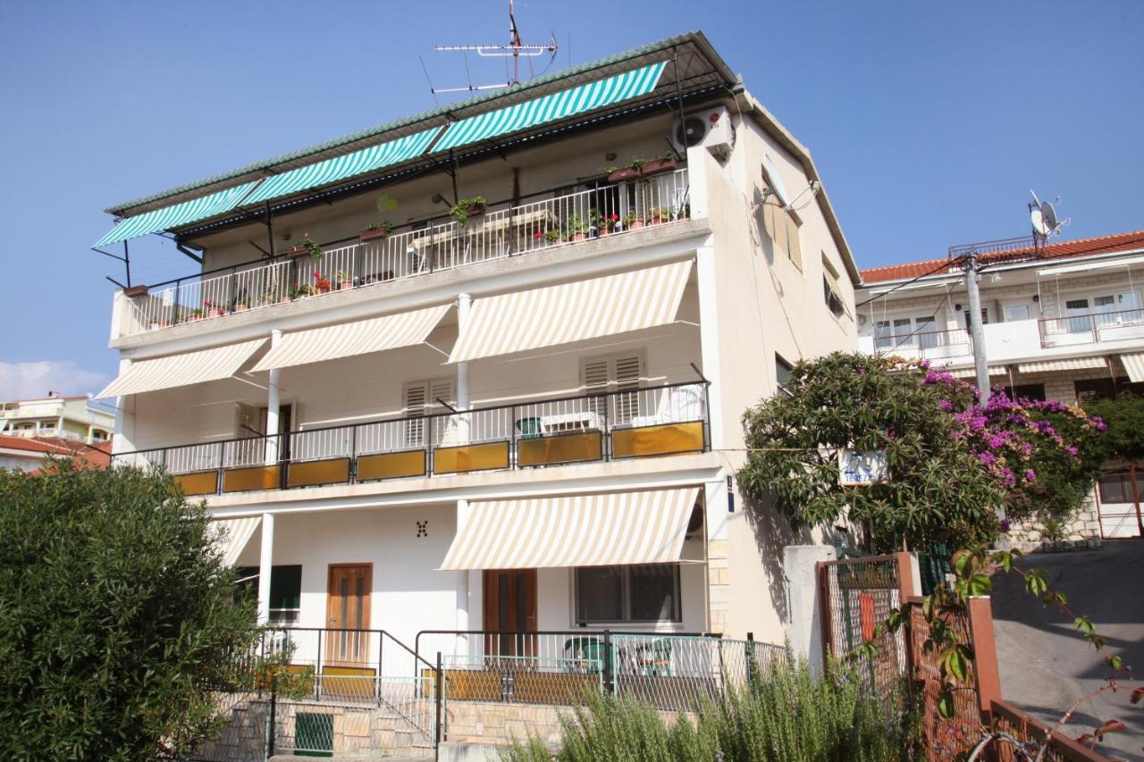 Apartments By The Sea Trogir - 15011 外观 照片
